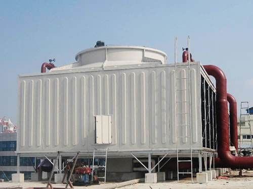 Torre di raffreddamento a flusso incrociato in FRP per piazza commerciale industriale Torre di raffreddamento ad acqua GRP