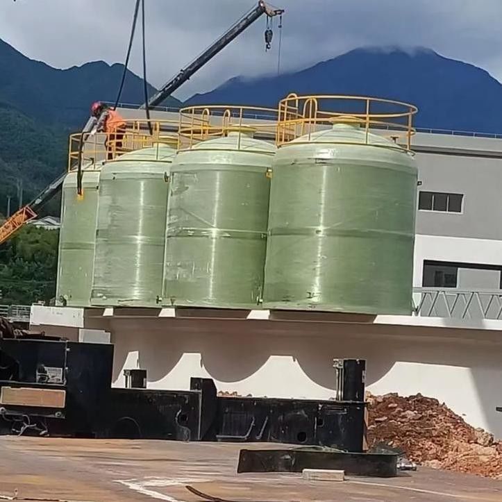 1800x6050 Serbatoio di stoccaggio in FRP con valvola di scarico, serbatoio chimico in FRP resistente alla corrosione